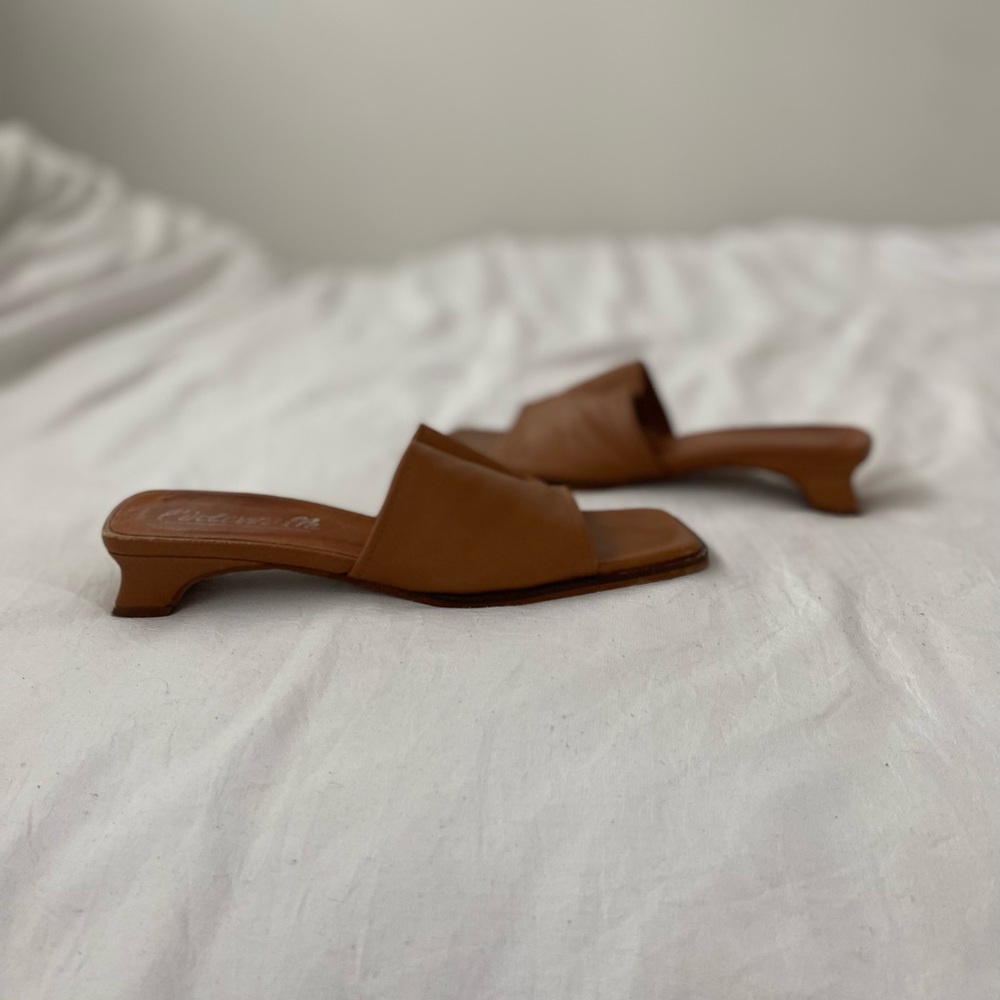 L’Intervalle Tan Leather Kitten Mules